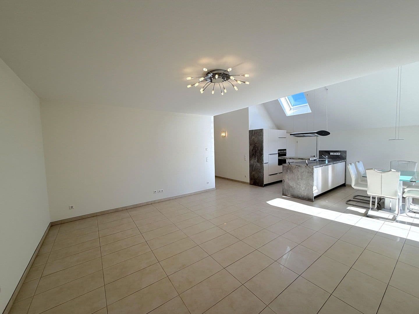 Predaj bytu 3-izbový 98 m², Weinstadt, Bádensko-Wurttembersko Predaj bytu 3-izbový 98 m², Weinstadt, Bádensko-Wurttembersko