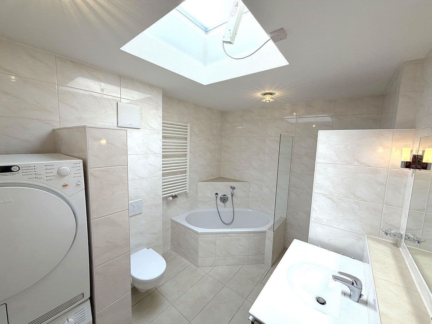 Predaj bytu 3-izbový 98 m², Weinstadt, Bádensko-Wurttembersko Predaj bytu 3-izbový 98 m², Weinstadt, Bádensko-Wurttembersko