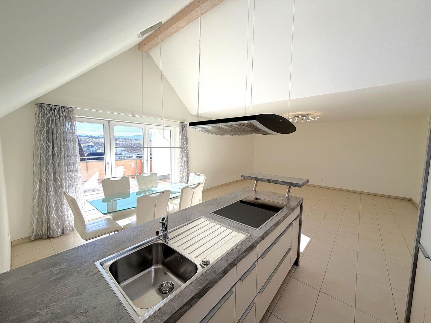 Predaj bytu 3-izbový 98 m², Weinstadt, Bádensko-Wurttembersko Predaj bytu 3-izbový 98 m², Weinstadt, Bádensko-Wurttembersko