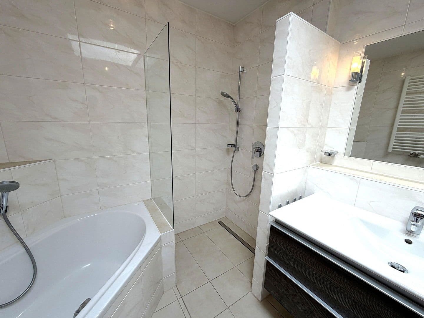 Predaj bytu 3-izbový 98 m², Weinstadt, Bádensko-Wurttembersko Predaj bytu 3-izbový 98 m², Weinstadt, Bádensko-Wurttembersko