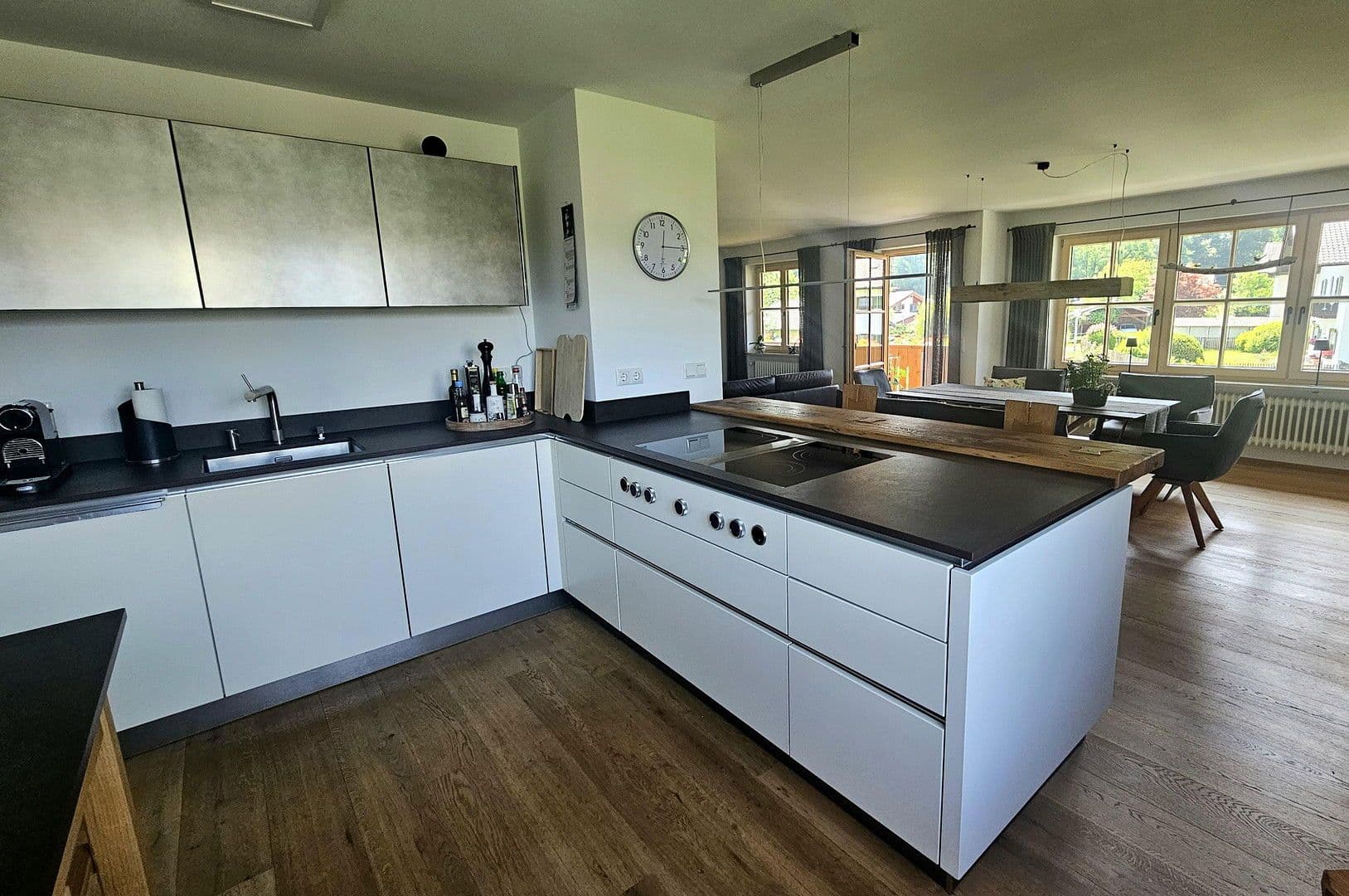 Predaj domu 209 m², pozemek 1.117 m², Frühlingstraße 8, Teisendorf, Bavorsko Predaj domu 209 m², pozemek 1.117 m², Frühlingstraße 8, Teisendorf, Bavorsko