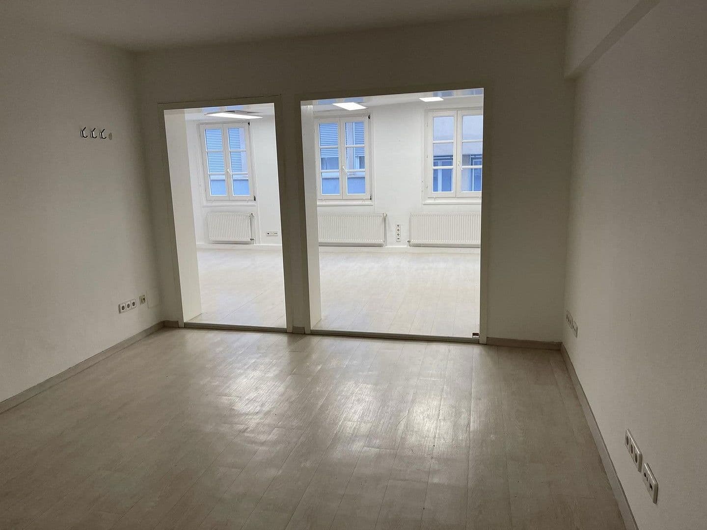 Prenájom kancelárie 52 m², Pliensaustraße 27, Esslingen am Neckar, Bádensko-Wurttembersko Prenájom kancelárie 52 m², Pliensaustraße 27, Esslingen am Neckar, Bádensko-Wurttembersko