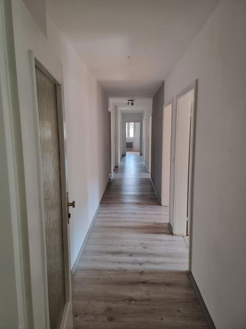 Prenájom bytu 4-izbový 115 m², Hauptstraße 19, Bruchweiler-Bärenbach, Porýnie-Falcko Prenájom bytu 4-izbový 115 m², Hauptstraße 19, Bruchweiler-Bärenbach, Porýnie-Falcko