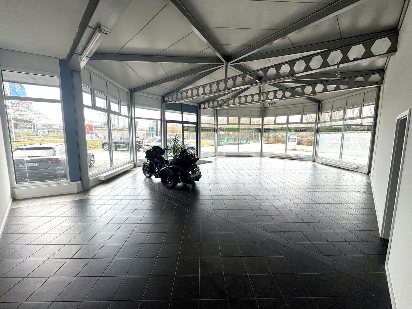 Predaj nebytového priestoru 7.574 m², Sülzborn 2, Magdeburg, Sasko-Anhaltsko Predaj nebytového priestoru 7.574 m², Sülzborn 2, Magdeburg, Sasko-Anhaltsko