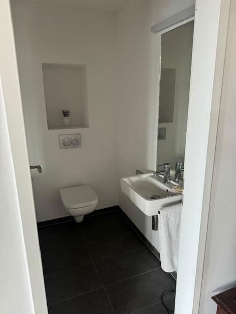 Prenájom bytu 2-izbový 93 m², Herzogstraße 79A, Düsseldorf, Severné Porýnie - Westfálsko Prenájom bytu 2-izbový 93 m², Herzogstraße 79A, Düsseldorf, Severné Porýnie - Westfálsko