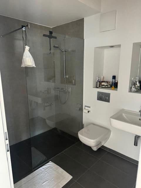 Prenájom bytu 2-izbový 93 m², Herzogstraße 79A, Düsseldorf, Severné Porýnie - Westfálsko Prenájom bytu 2-izbový 93 m², Herzogstraße 79A, Düsseldorf, Severné Porýnie - Westfálsko