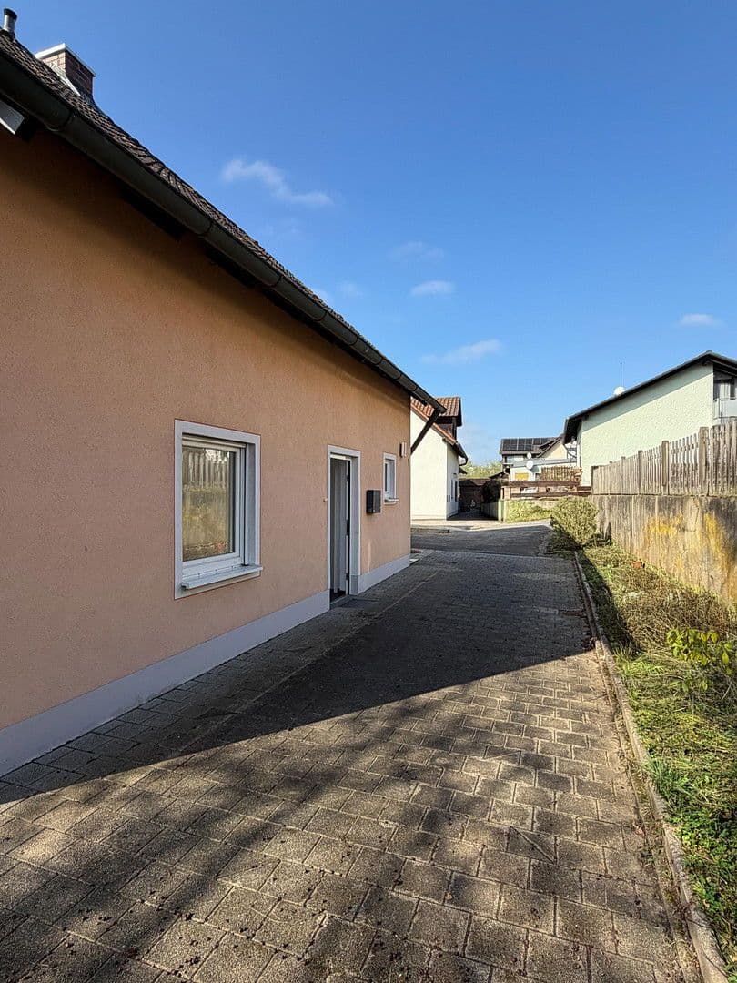 Predaj domu 138 m², pozemek 1.198 m², Beratzhausen, Bavorsko Predaj domu 138 m², pozemek 1.198 m², Beratzhausen, Bavorsko