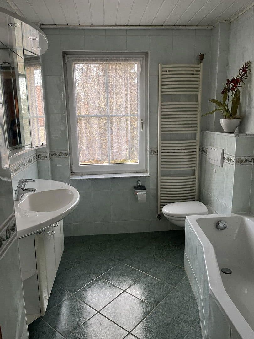 Predaj domu 138 m², pozemek 254 m², Halle, Sasko-Anhaltsko Predaj domu 138 m², pozemek 254 m², Halle, Sasko-Anhaltsko