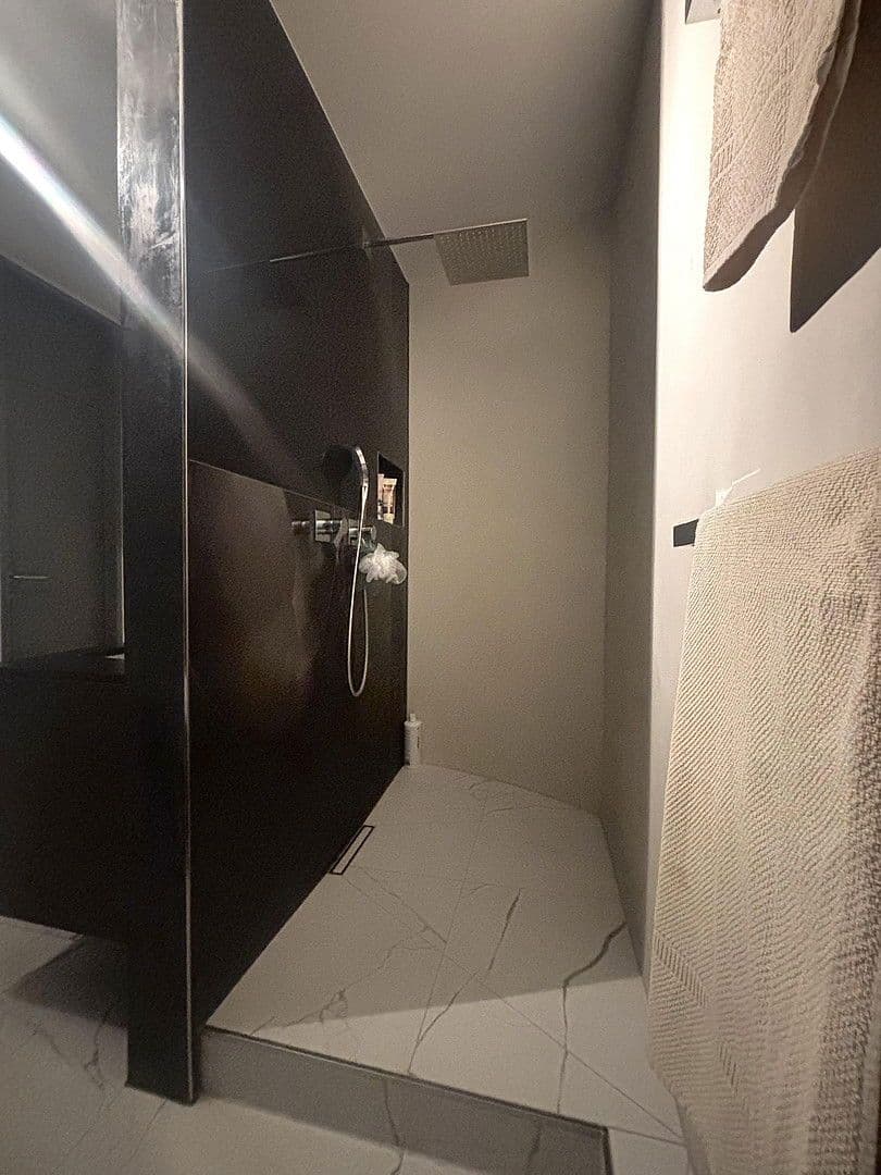 Prenájom bytu 3-izbový 110 m², Bonn, Severné Porýnie - Westfálsko Prenájom bytu 3-izbový 110 m², Bonn, Severné Porýnie - Westfálsko