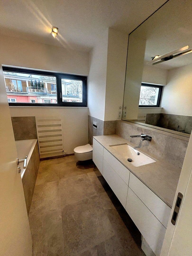 Predaj bytu 4-izbový 142 m², Berlin, Berlín Predaj bytu 4-izbový 142 m², Berlin, Berlín