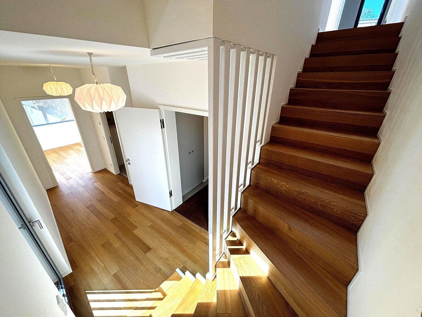 Predaj bytu 4-izbový 142 m², Berlin, Berlín Predaj bytu 4-izbový 142 m², Berlin, Berlín