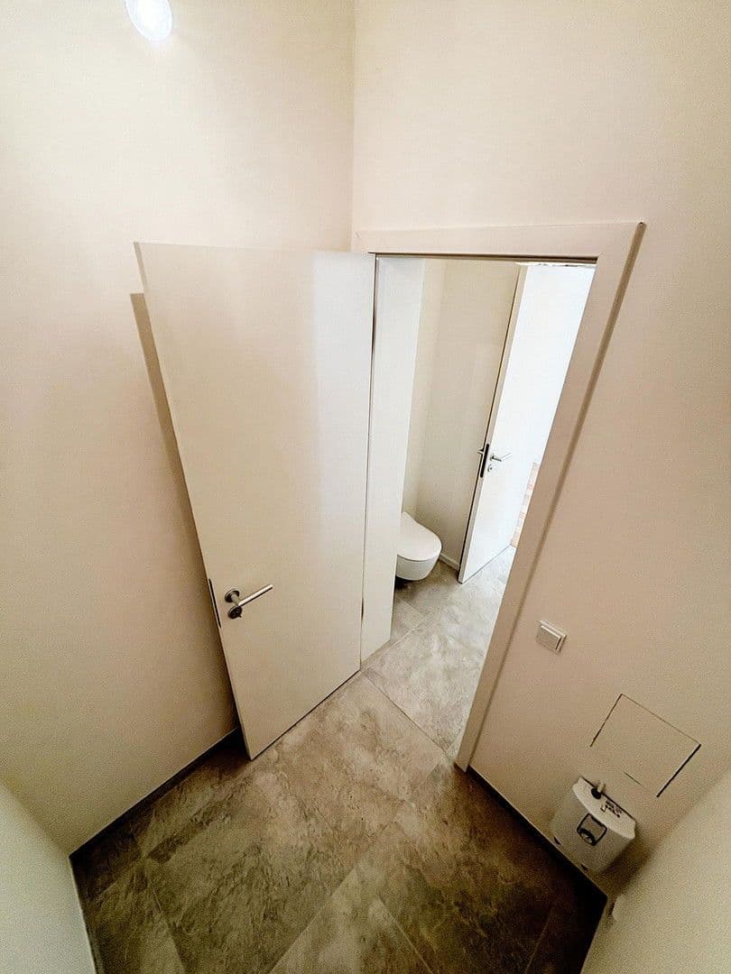 Predaj bytu 4-izbový 142 m², Berlin, Berlín Predaj bytu 4-izbový 142 m², Berlin, Berlín