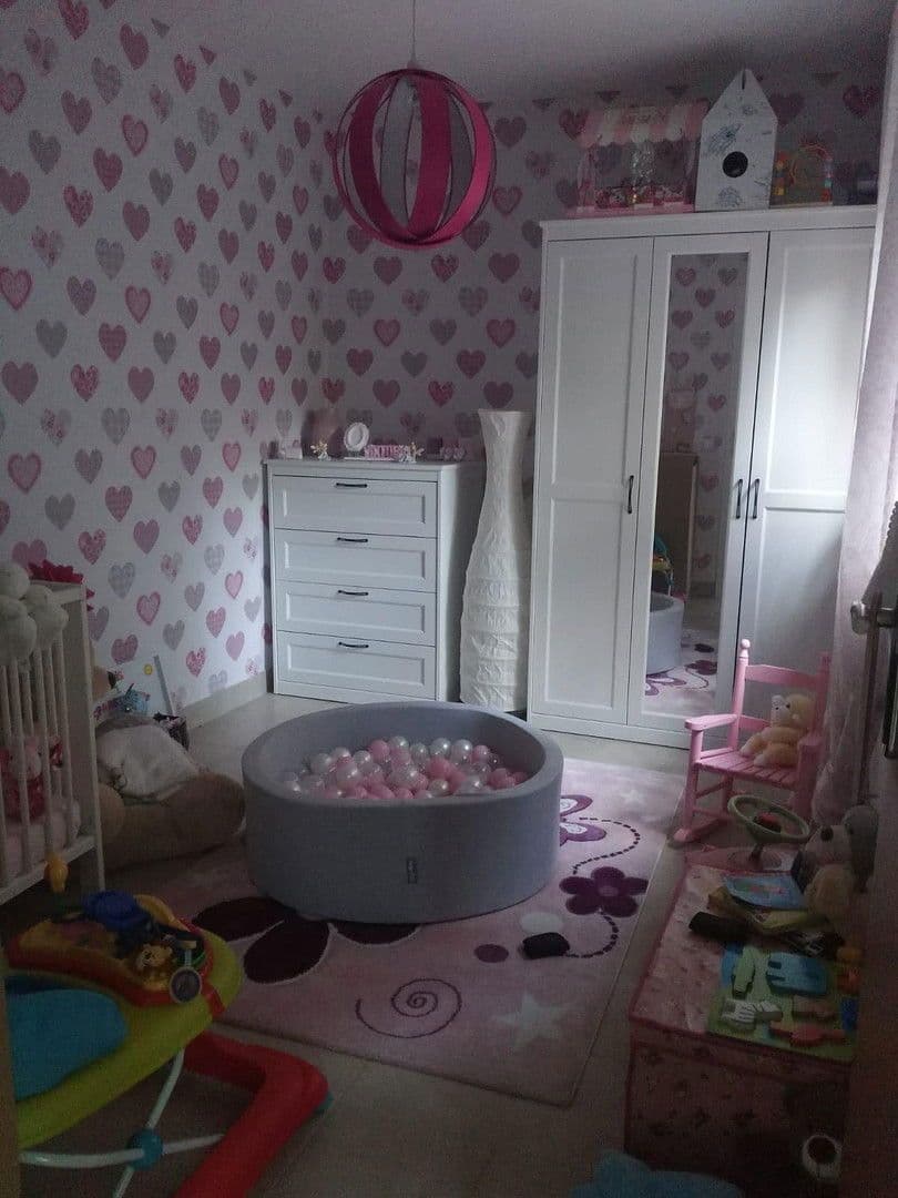 Prenájom bytu 3-izbový 85 m², Oberhausen, Severné Porýnie - Westfálsko Prenájom bytu 3-izbový 85 m², Oberhausen, Severné Porýnie - Westfálsko