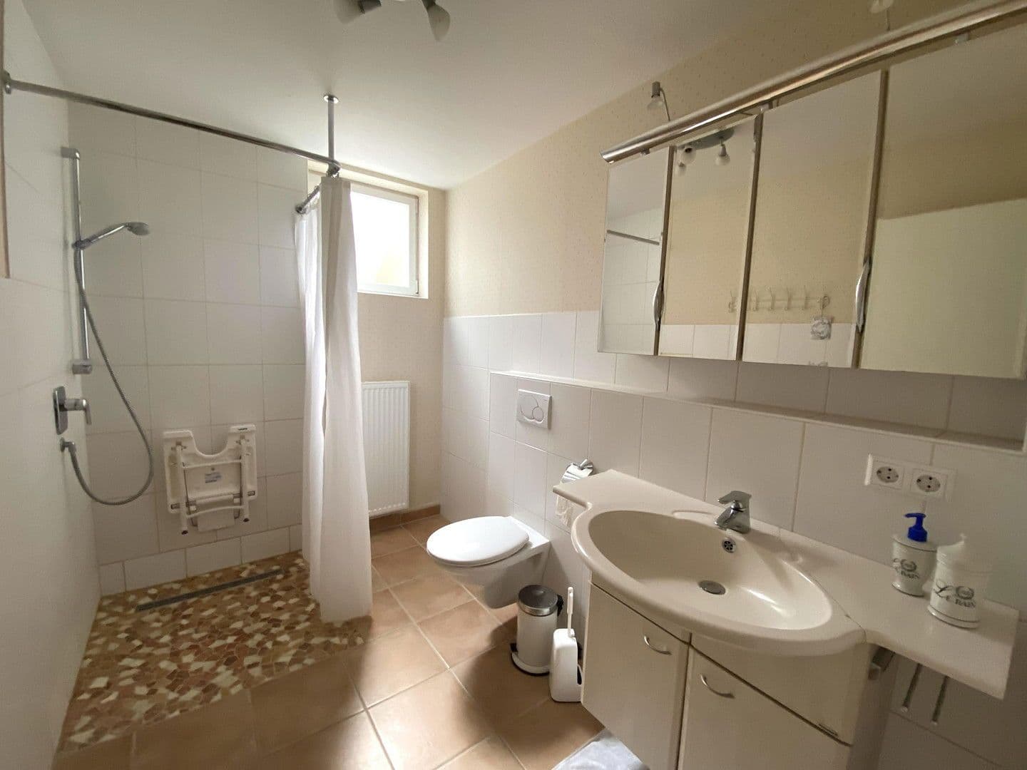 Predaj domu 224 m², pozemek 619 m², Schwäbisch Hall, Bádensko-Wurttembersko Predaj domu 224 m², pozemek 619 m², Schwäbisch Hall, Bádensko-Wurttembersko