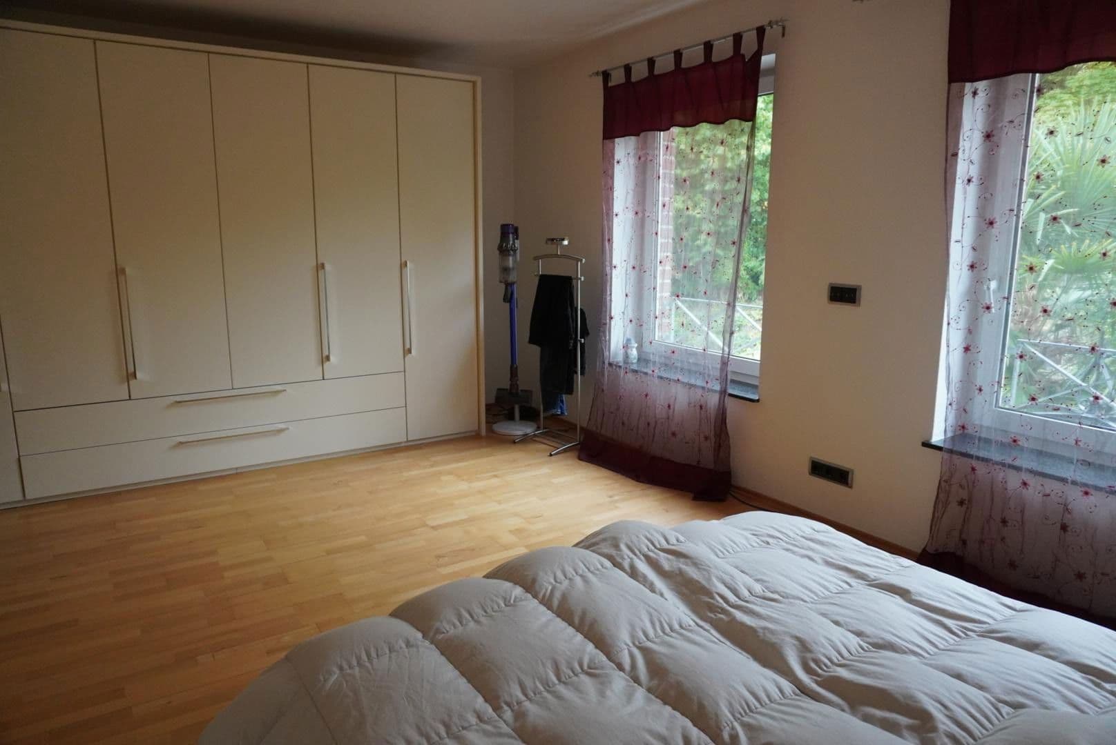 Predaj domu 147 m², pozemek 303 m², Gladbacher Straße 280, Neuss, Severné Porýnie - Westfálsko Predaj domu 147 m², pozemek 303 m², Gladbacher Straße 280, Neuss, Severné Porýnie - Westfálsko