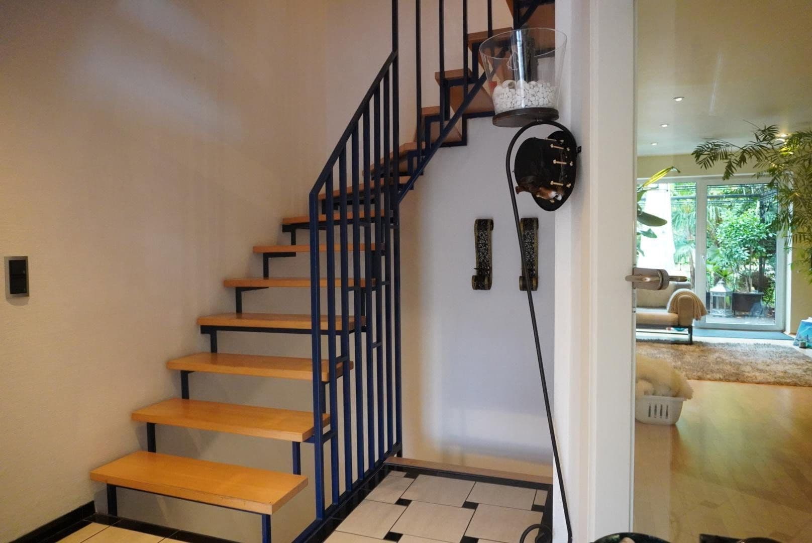 Predaj domu 147 m², pozemek 303 m², Gladbacher Straße 280, Neuss, Severné Porýnie - Westfálsko Predaj domu 147 m², pozemek 303 m², Gladbacher Straße 280, Neuss, Severné Porýnie - Westfálsko