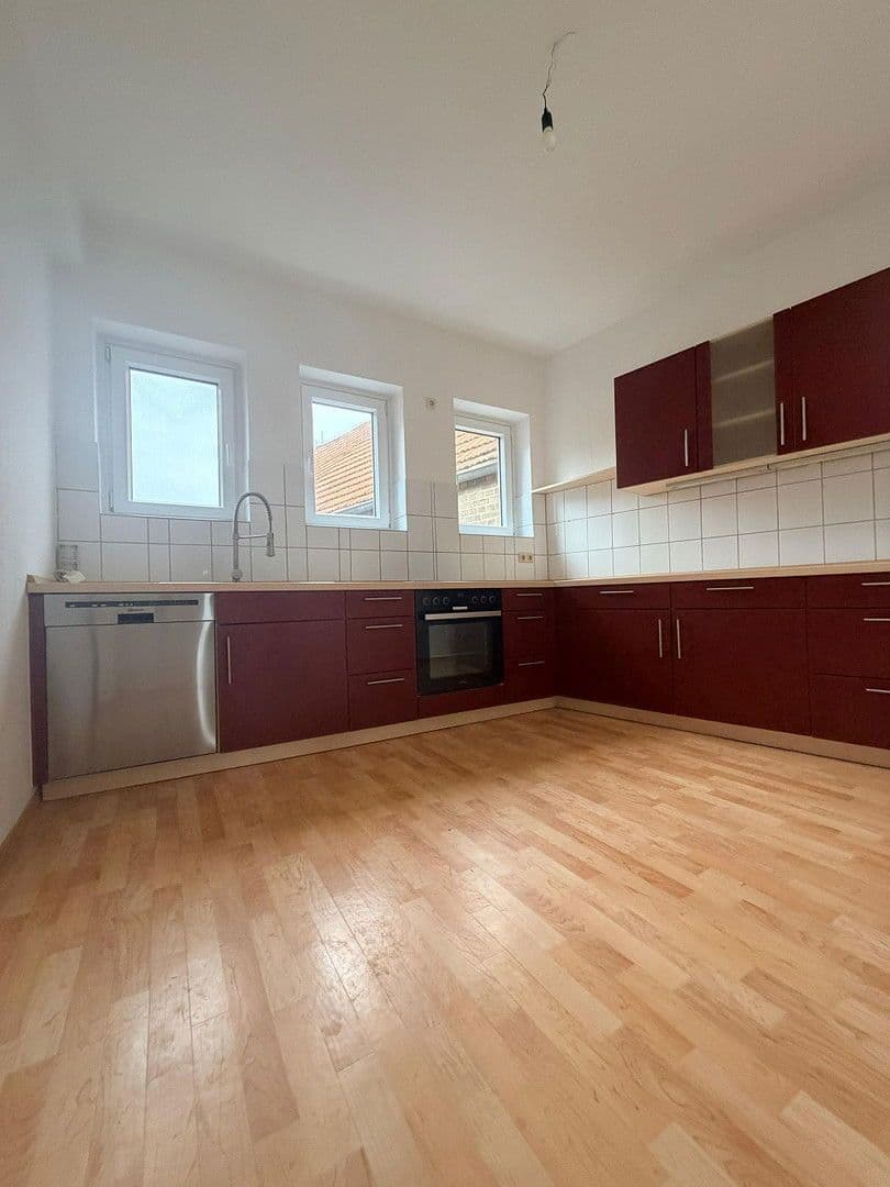 Prenájom bytu 5-izbový 110 m², Sickte, Dolné Sasko Prenájom bytu 5-izbový 110 m², Sickte, Dolné Sasko