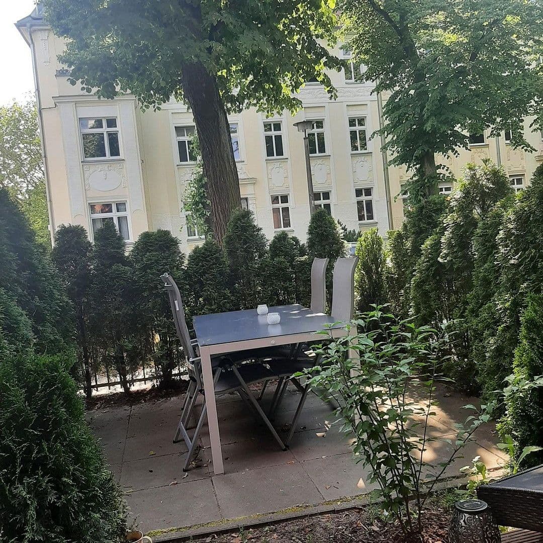 Prenájom bytu 4-izbový 125 m², Dahmestr. 8, Berlin, Berlín Prenájom bytu 4-izbový 125 m², Dahmestr. 8, Berlin, Berlín