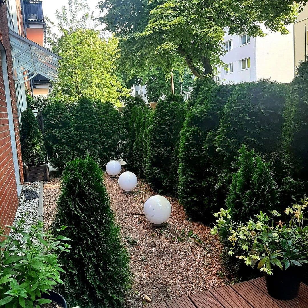 Prenájom bytu 4-izbový 125 m², Dahmestr. 8, Berlin, Berlín Prenájom bytu 4-izbový 125 m², Dahmestr. 8, Berlin, Berlín