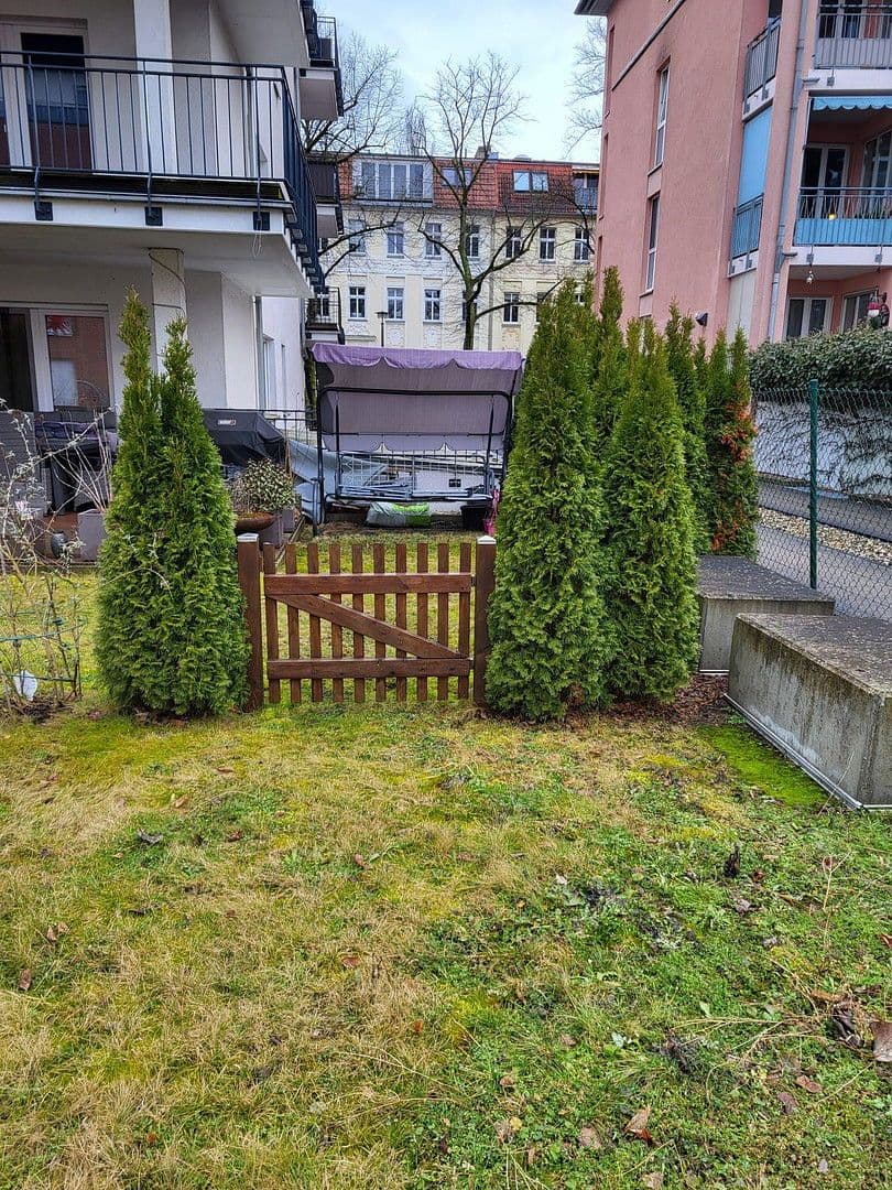 Prenájom bytu 4-izbový 125 m², Dahmestr. 8, Berlin, Berlín Prenájom bytu 4-izbový 125 m², Dahmestr. 8, Berlin, Berlín