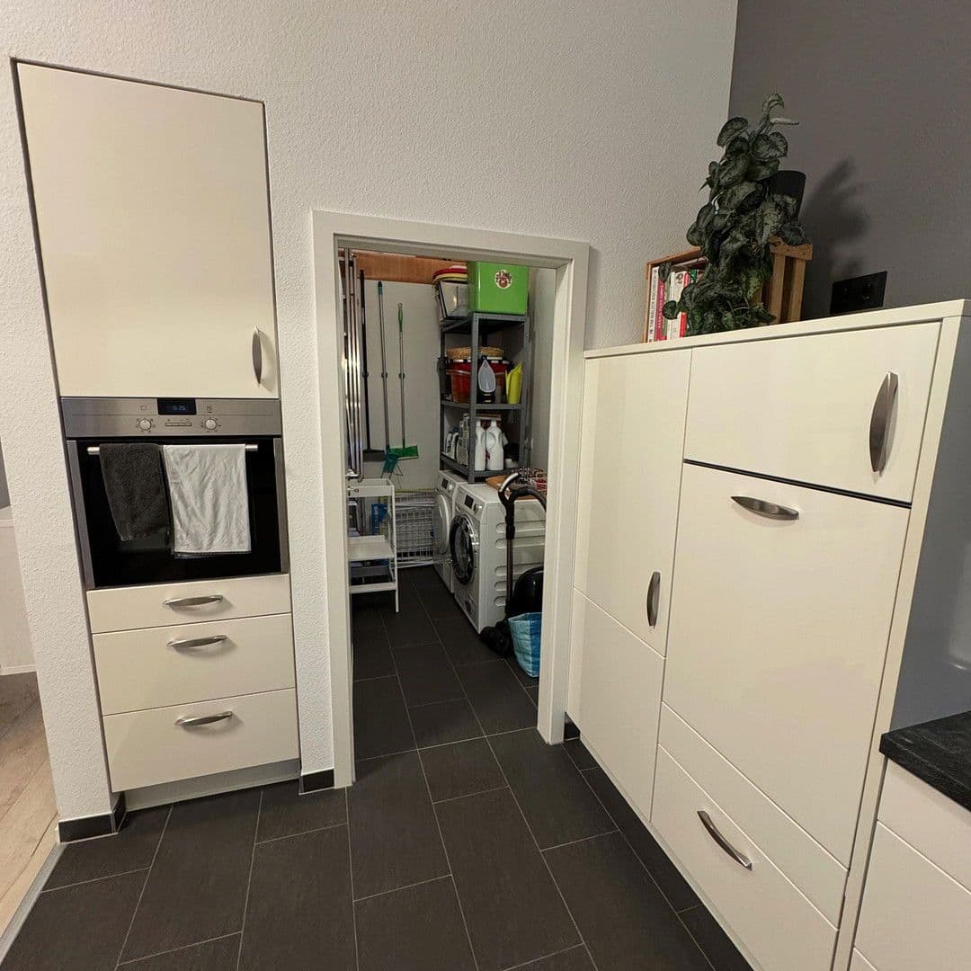 Prenájom bytu 3-izbový 100 m², Edenkoben, Porýnie-Falcko Prenájom bytu 3-izbový 100 m², Edenkoben, Porýnie-Falcko