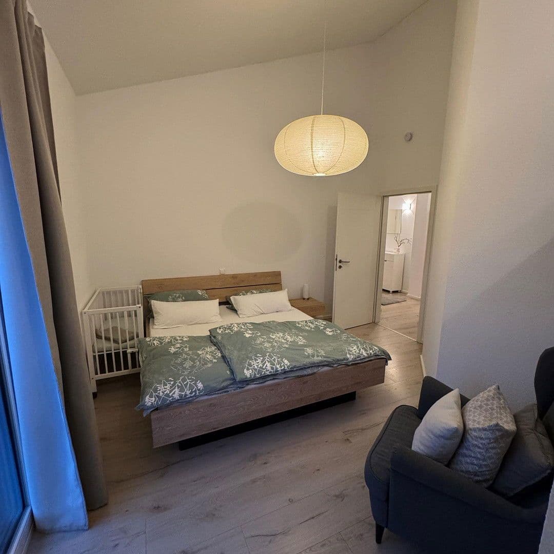 Prenájom bytu 3-izbový 100 m², Edenkoben, Porýnie-Falcko Prenájom bytu 3-izbový 100 m², Edenkoben, Porýnie-Falcko