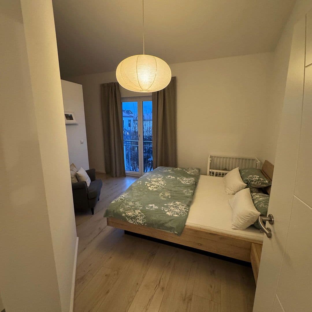 Prenájom bytu 3-izbový 100 m², Edenkoben, Porýnie-Falcko Prenájom bytu 3-izbový 100 m², Edenkoben, Porýnie-Falcko