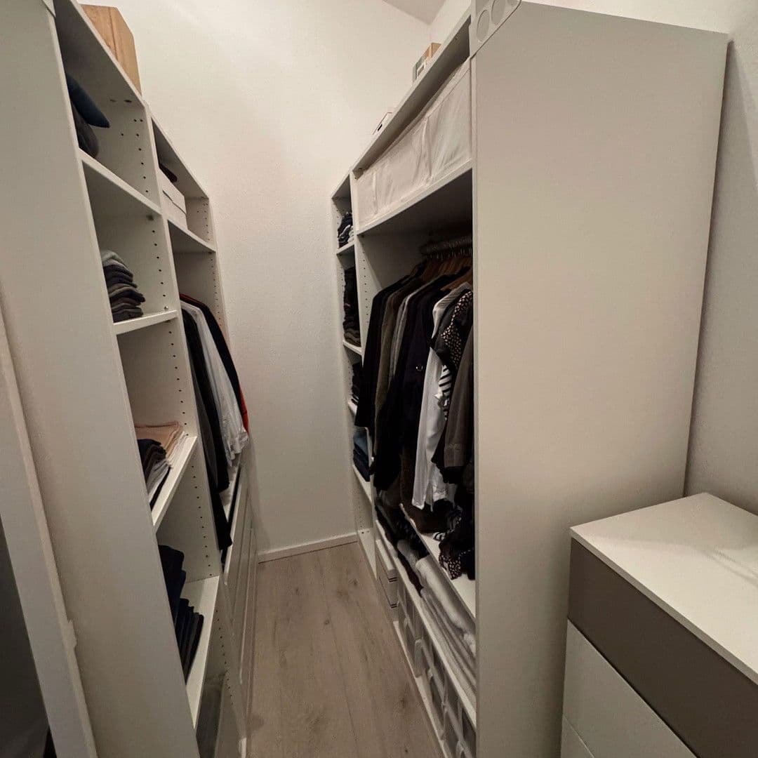 Prenájom bytu 3-izbový 100 m², Edenkoben, Porýnie-Falcko Prenájom bytu 3-izbový 100 m², Edenkoben, Porýnie-Falcko