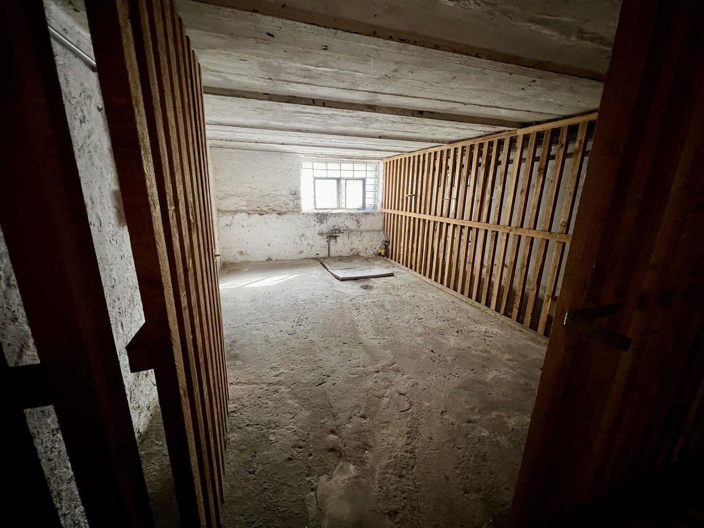 Prenájom bytu 4-izbový 114 m², Lüneburger Straße 11, Celle, Dolné Sasko Prenájom bytu 4-izbový 114 m², Lüneburger Straße 11, Celle, Dolné Sasko