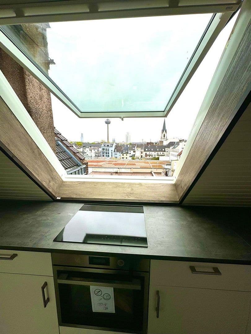 Prenájom bytu 3-izbový 50 m², Venloer Str.332, Köln, Severné Porýnie - Westfálsko Prenájom bytu 3-izbový 50 m², Venloer Str.332, Köln, Severné Porýnie - Westfálsko