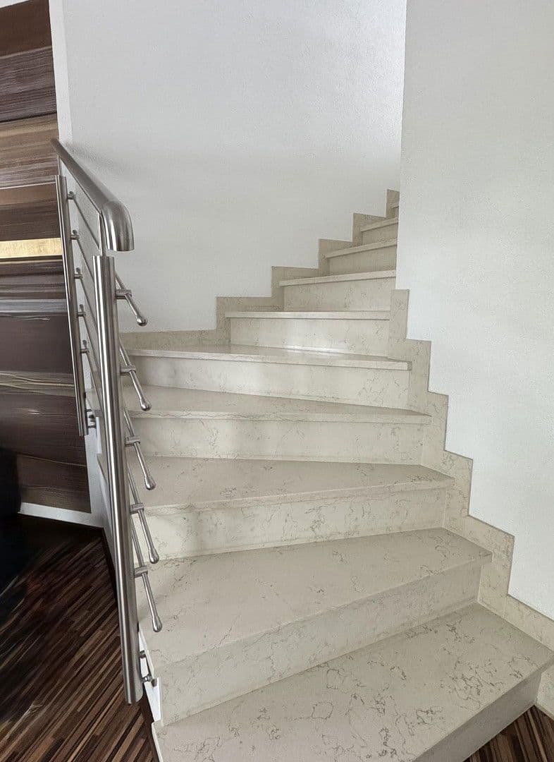 Predaj domu 275 m², pozemek 644 m², Dillingen an der Donau, Bavorsko Predaj domu 275 m², pozemek 644 m², Dillingen an der Donau, Bavorsko