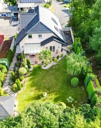 Predaj domu 207 m², pozemek 550 m², Wachtberg, Severné Porýnie - Westfálsko Predaj domu 207 m², pozemek 550 m², Wachtberg, Severné Porýnie - Westfálsko