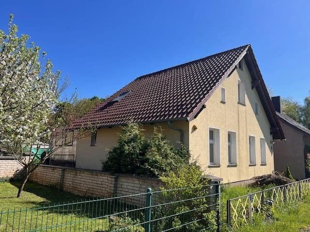 Predaj domu 120 m², pozemek 795 m², Falkenberg 12, Briesen (Mark), Brandenbursko Predaj domu 120 m², pozemek 795 m², Falkenberg 12, Briesen (Mark), Brandenbursko