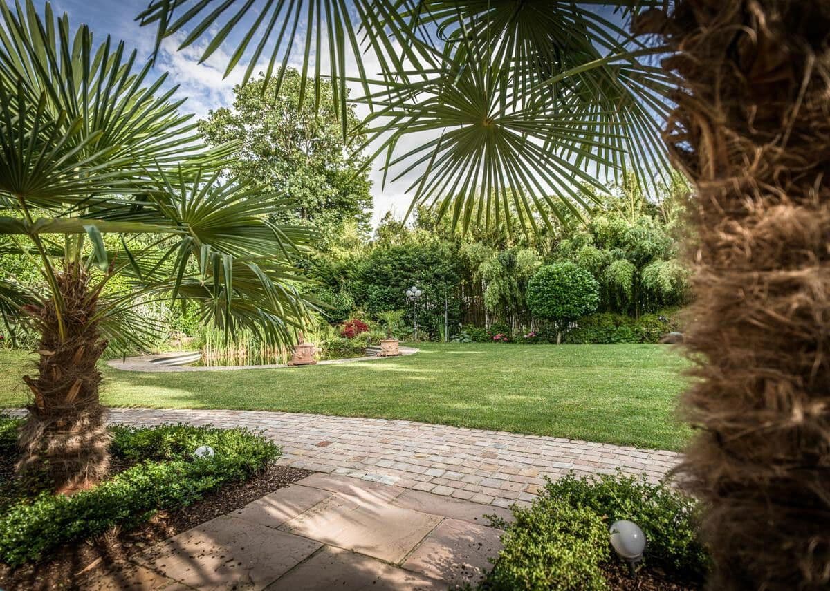 Predaj domu 416 m², pozemek 1.257 m², Wiesbaden, Hesensko Predaj domu 416 m², pozemek 1.257 m², Wiesbaden, Hesensko