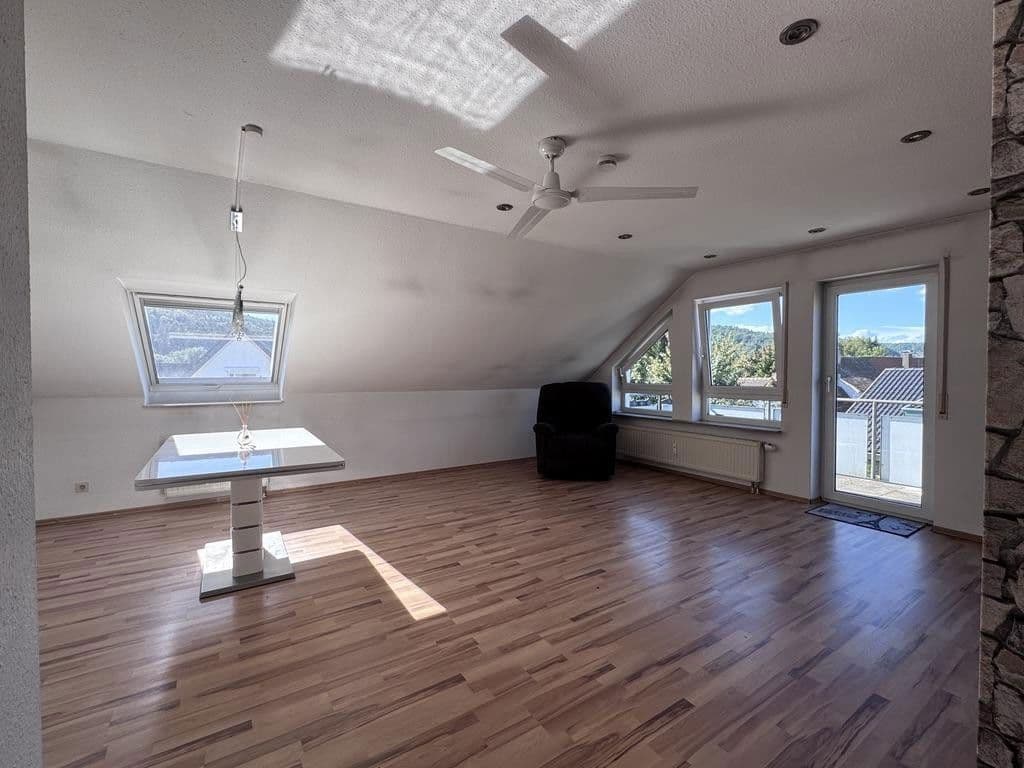 Predaj bytu 4-izbový 80 m², Schorndorf, Bádensko-Wurttembersko Predaj bytu 4-izbový 80 m², Schorndorf, Bádensko-Wurttembersko