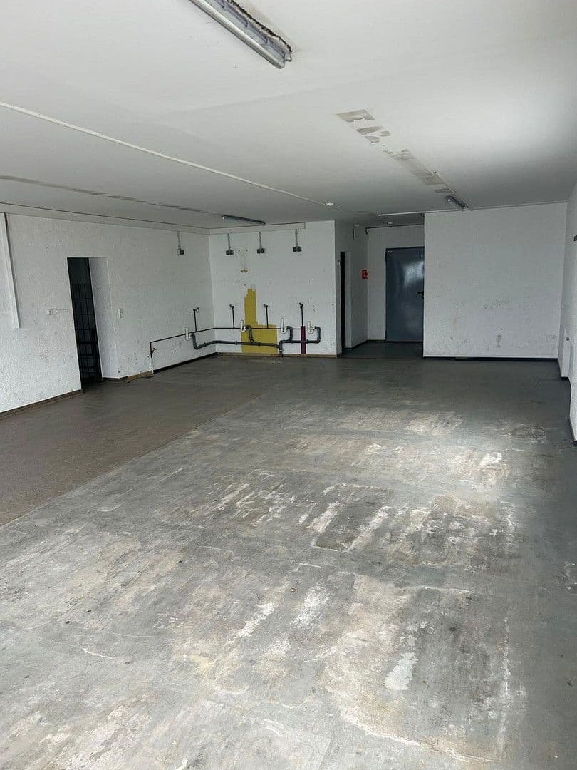 Prenájom nebytového priestoru 1 m², Friedrichkaiserstr. 13, Iserlohn, Severné Porýnie - Westfálsko Prenájom nebytového priestoru 1 m², Friedrichkaiserstr. 13, Iserlohn, Severné Porýnie - Westfálsko