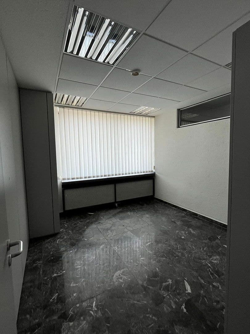 Prenájom nebytového priestoru 1 m², Friedrichkaiserstr. 13, Iserlohn, Severné Porýnie - Westfálsko Prenájom nebytového priestoru 1 m², Friedrichkaiserstr. 13, Iserlohn, Severné Porýnie - Westfálsko