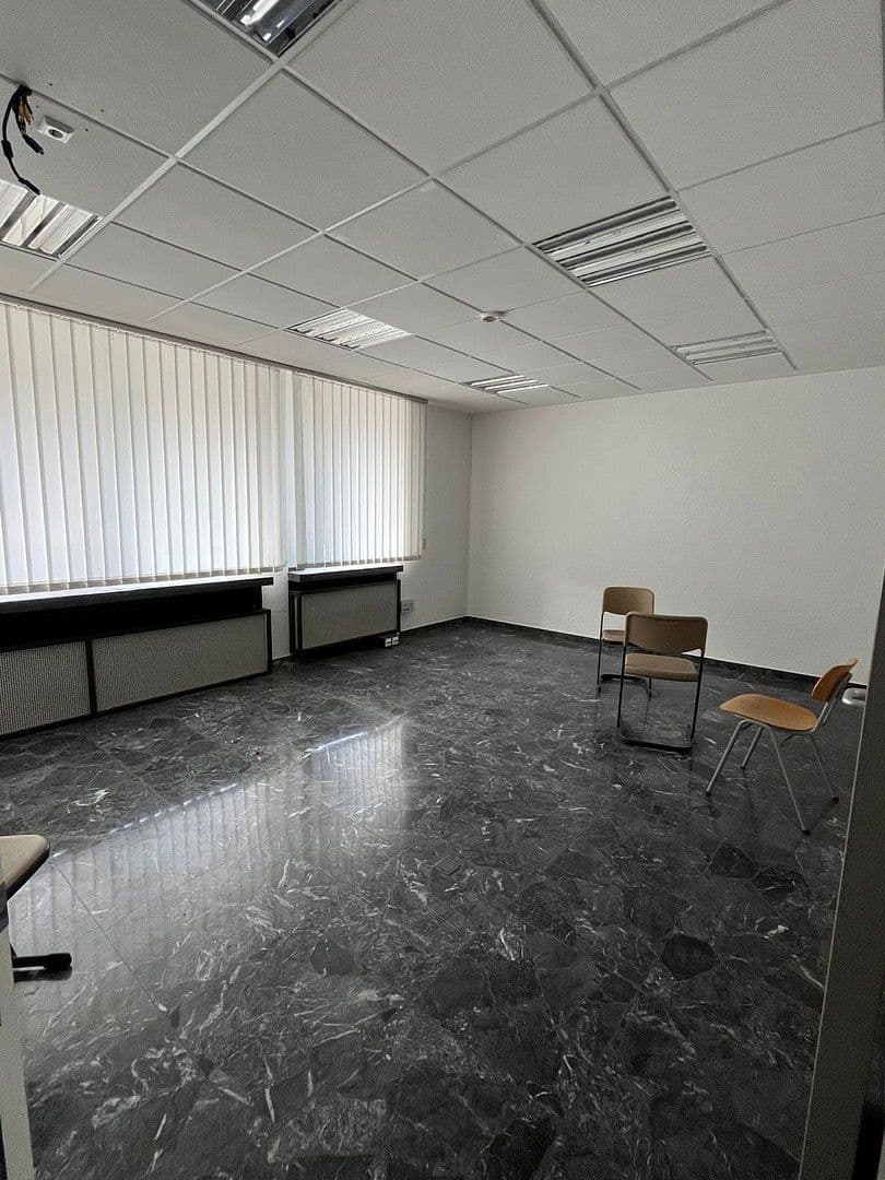 Prenájom nebytového priestoru 1 m², Friedrichkaiserstr. 13, Iserlohn, Severné Porýnie - Westfálsko Prenájom nebytového priestoru 1 m², Friedrichkaiserstr. 13, Iserlohn, Severné Porýnie - Westfálsko