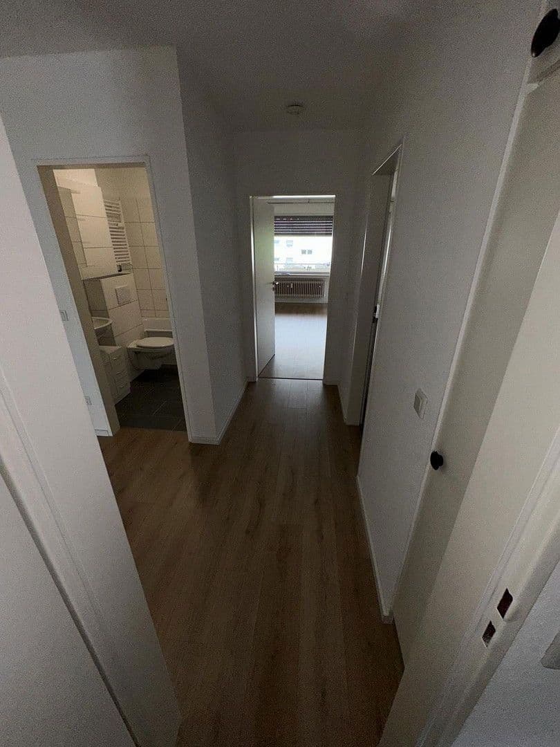 Prenájom bytu 2-izbový 60 m², Offenbach, Hesensko Prenájom bytu 2-izbový 60 m², Offenbach, Hesensko