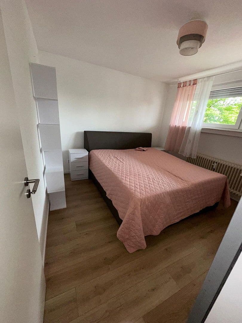 Prenájom bytu 2-izbový 60 m², Offenbach, Hesensko Prenájom bytu 2-izbový 60 m², Offenbach, Hesensko