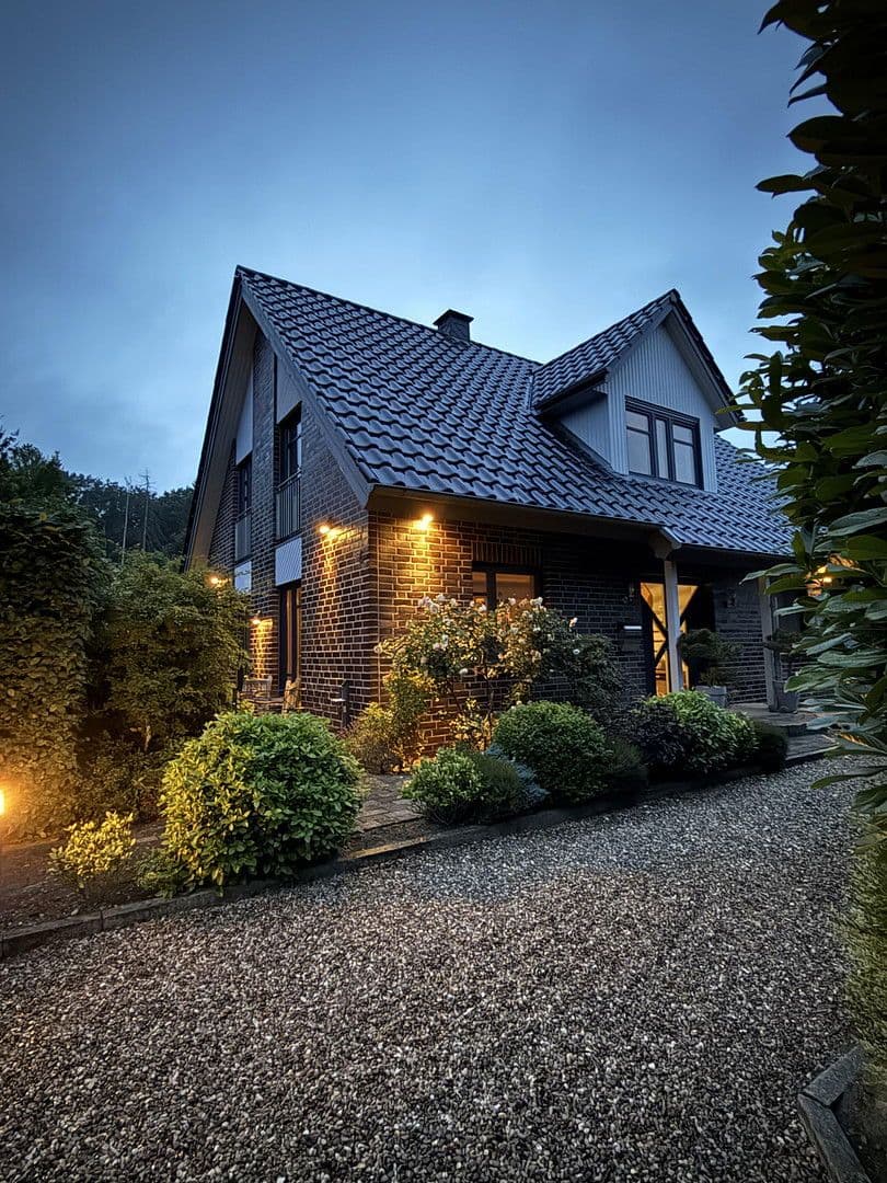 Predaj domu 160 m², pozemek 769 m², Buchholz in der Nordheide, Dolné Sasko Predaj domu 160 m², pozemek 769 m², Buchholz in der Nordheide, Dolné Sasko