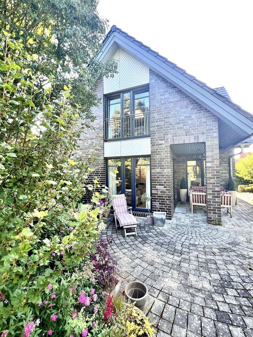 Predaj domu 160 m², pozemek 769 m², Buchholz in der Nordheide, Dolné Sasko Predaj domu 160 m², pozemek 769 m², Buchholz in der Nordheide, Dolné Sasko