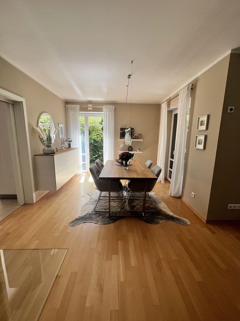 Predaj domu 160 m², pozemek 769 m², Buchholz in der Nordheide, Dolné Sasko Predaj domu 160 m², pozemek 769 m², Buchholz in der Nordheide, Dolné Sasko