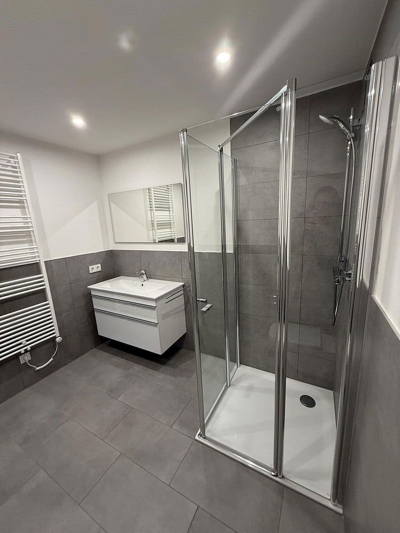 Prenájom bytu 3-izbový 112 m², Paracelsusstraße 1B, Gummersbach, Severné Porýnie - Westfálsko Prenájom bytu 3-izbový 112 m², Paracelsusstraße 1B, Gummersbach, Severné Porýnie - Westfálsko