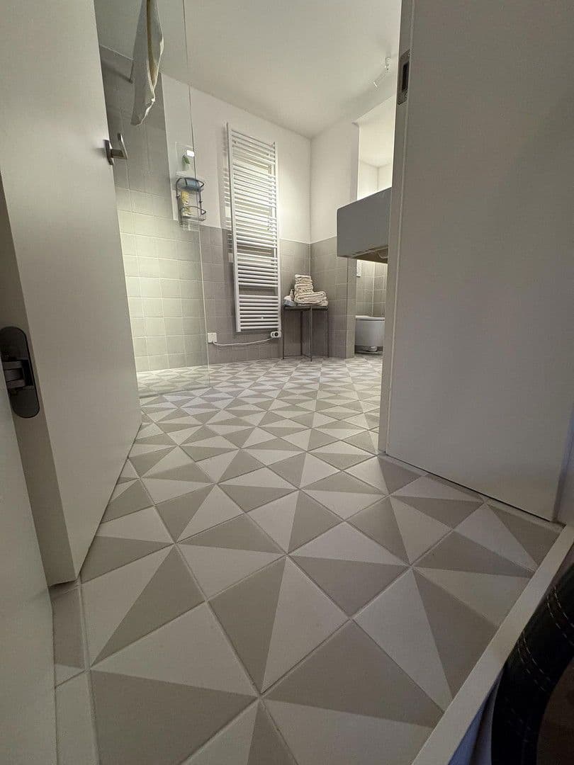 Prenájom bytu 3-izbový 100 m², Brahmsweg 2, Wiesbaden, Hesensko Prenájom bytu 3-izbový 100 m², Brahmsweg 2, Wiesbaden, Hesensko