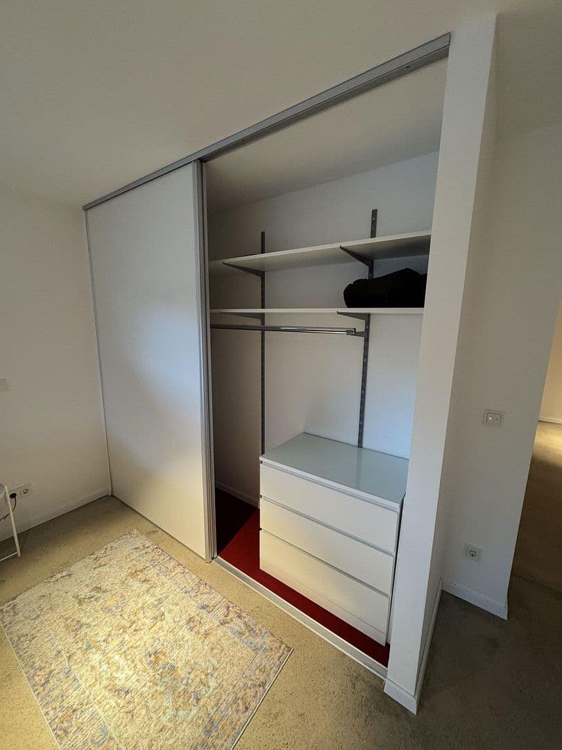 Prenájom bytu 3-izbový 100 m², Brahmsweg 2, Wiesbaden, Hesensko Prenájom bytu 3-izbový 100 m², Brahmsweg 2, Wiesbaden, Hesensko