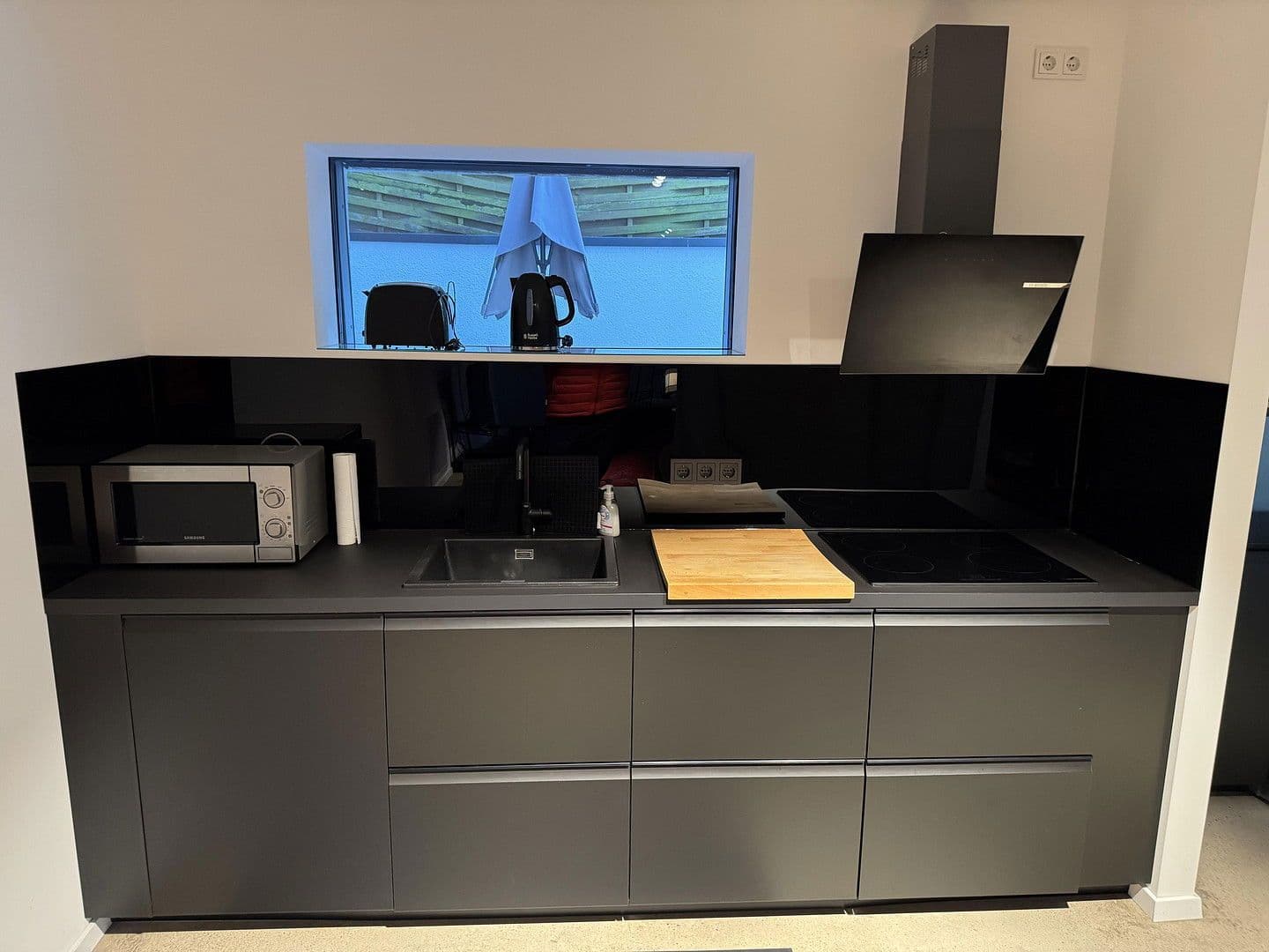 Prenájom bytu 3-izbový 100 m², Brahmsweg 2, Wiesbaden, Hesensko Prenájom bytu 3-izbový 100 m², Brahmsweg 2, Wiesbaden, Hesensko