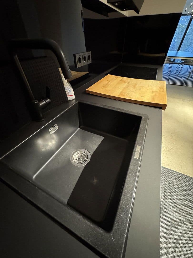 Prenájom bytu 3-izbový 100 m², Brahmsweg 2, Wiesbaden, Hesensko Prenájom bytu 3-izbový 100 m², Brahmsweg 2, Wiesbaden, Hesensko