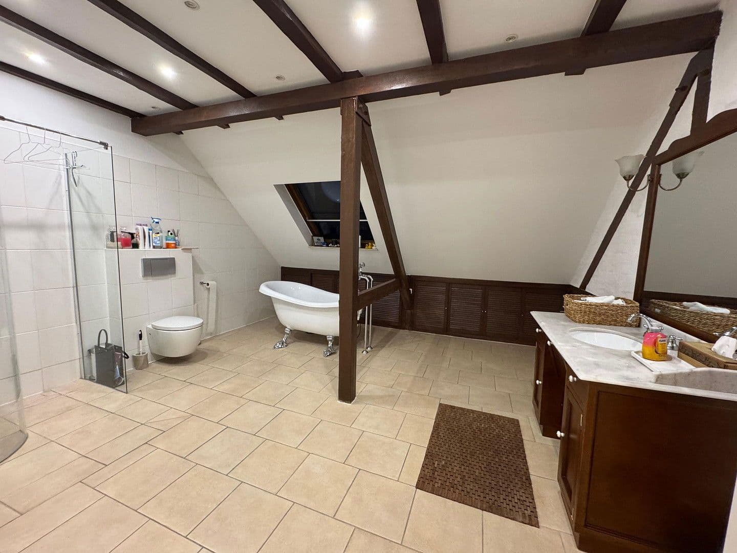 Predaj bytu 7-izbový 385 m², Plagwitz, Sasko Predaj bytu 7-izbový 385 m², Plagwitz, Sasko