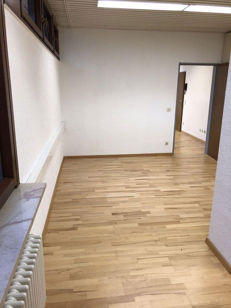 Prenájom kancelárie 55 m², Göppingen, Bádensko-Wurttembersko Prenájom kancelárie 55 m², Göppingen, Bádensko-Wurttembersko